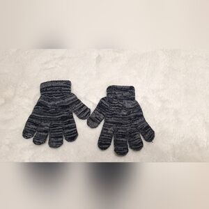 Cozy Black and Gray Kids Gloves Size 4-6